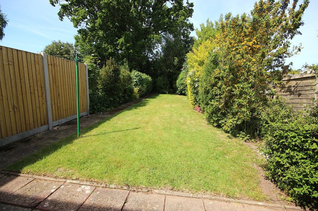 Fairview Drive, Broadstone, Dorset, BH18 photo 4