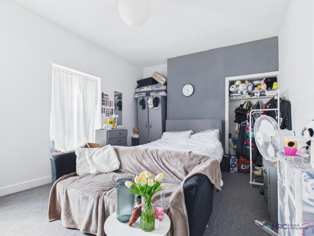 Main image of property: Room 5, Kingsbench Street, Hull, HU3