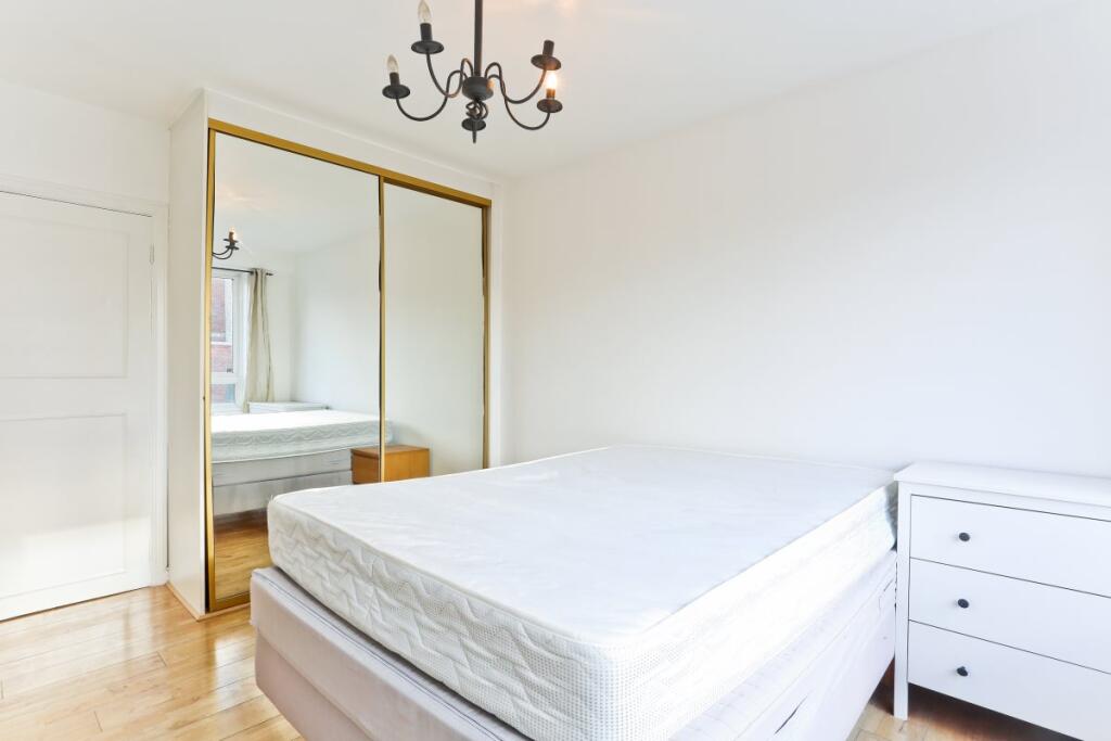 Apartment in London - More