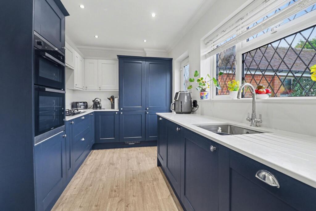 Bursledon Road, Hedge End, SO30 photo 2
