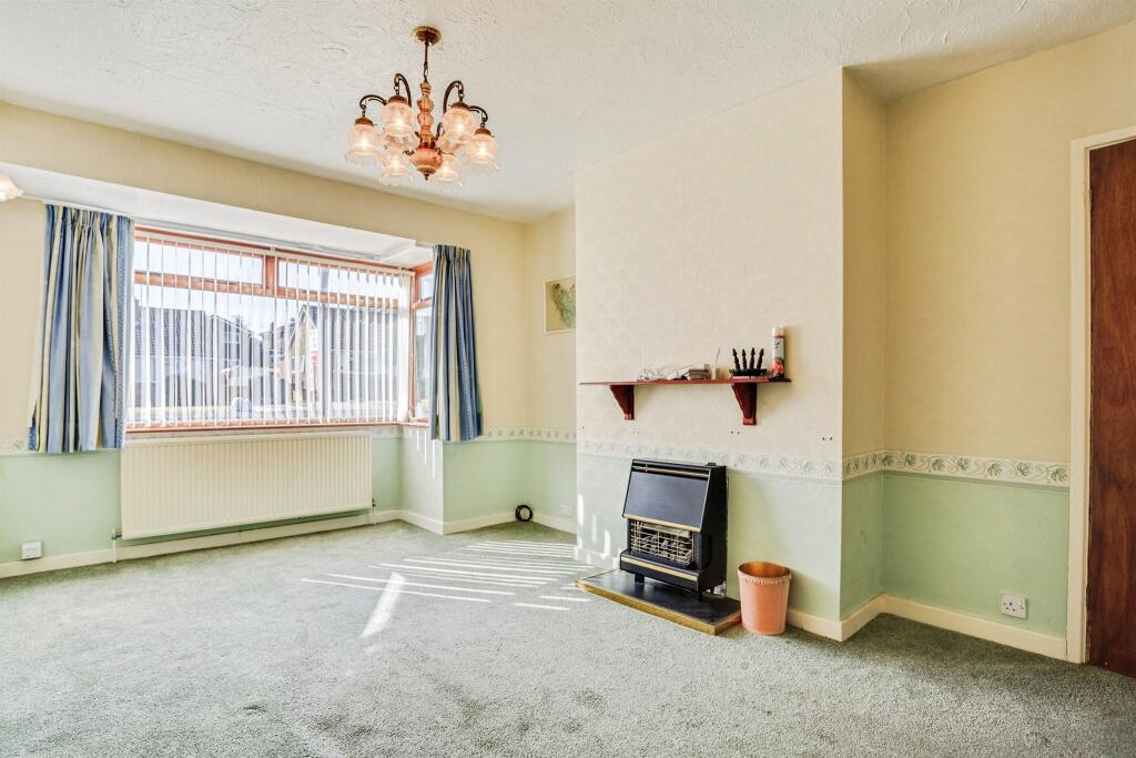 House in Wakefield, Windmill Hill, Crofton - View 2