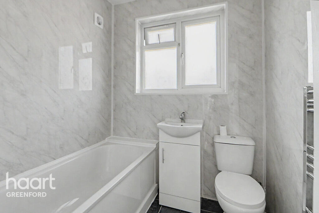 House in Southall - View 5