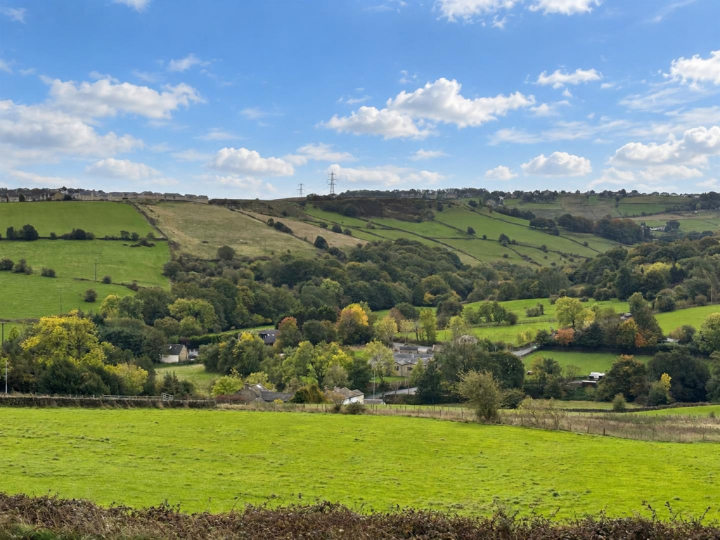 Heys Avenue, Thornton, Bradford photo 2