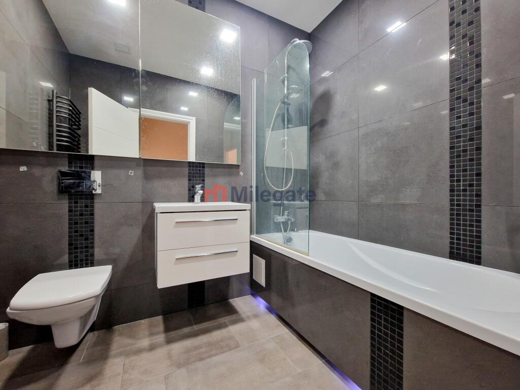 Apartment in Bromley - More