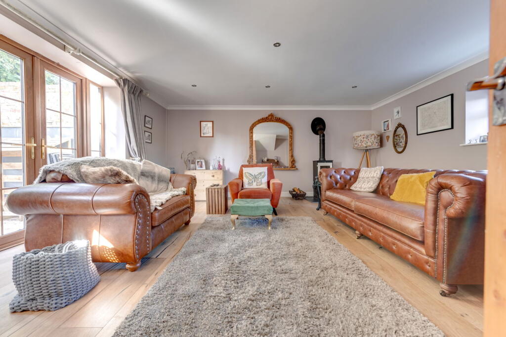 Mill Lane, Castleton, Cardiff, CF3 2UT photo 2
