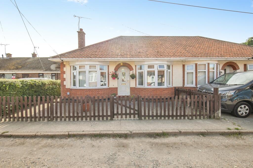 2-bed semi-detached on Pearl Road, Ipswich, £210,000