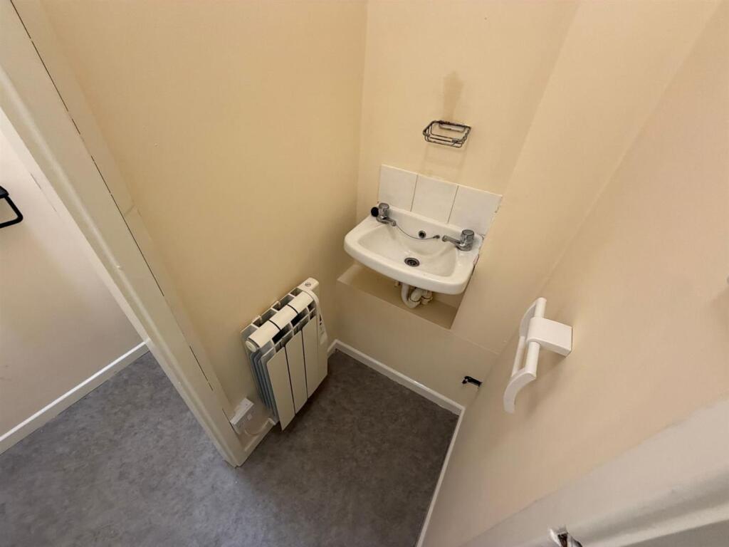 Additional image 11 of Corngreaves, 76 Graingers Lane, Cradley Heath