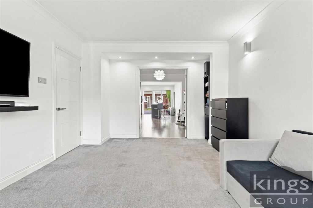 House in Enfield - View 4