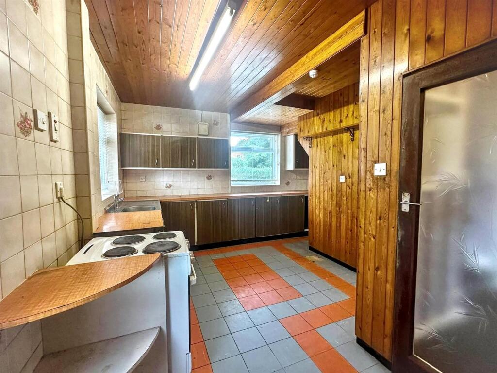 House in Staffordshire Moorlands, Leek - View 5