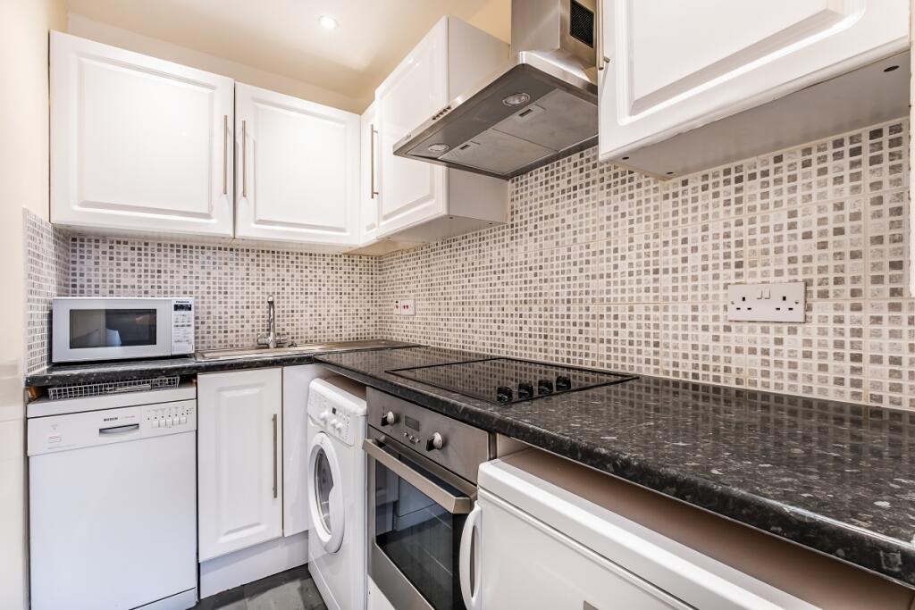 Apartment in London - View 5
