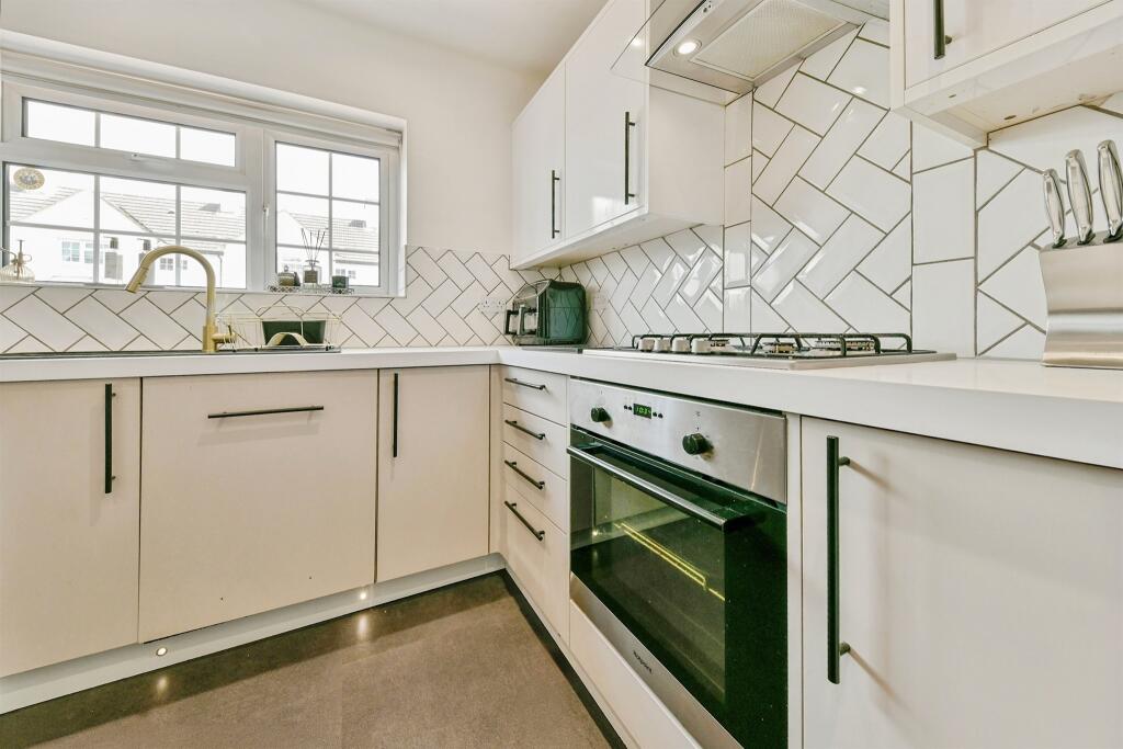 Derwent Road, Henlow photo 4