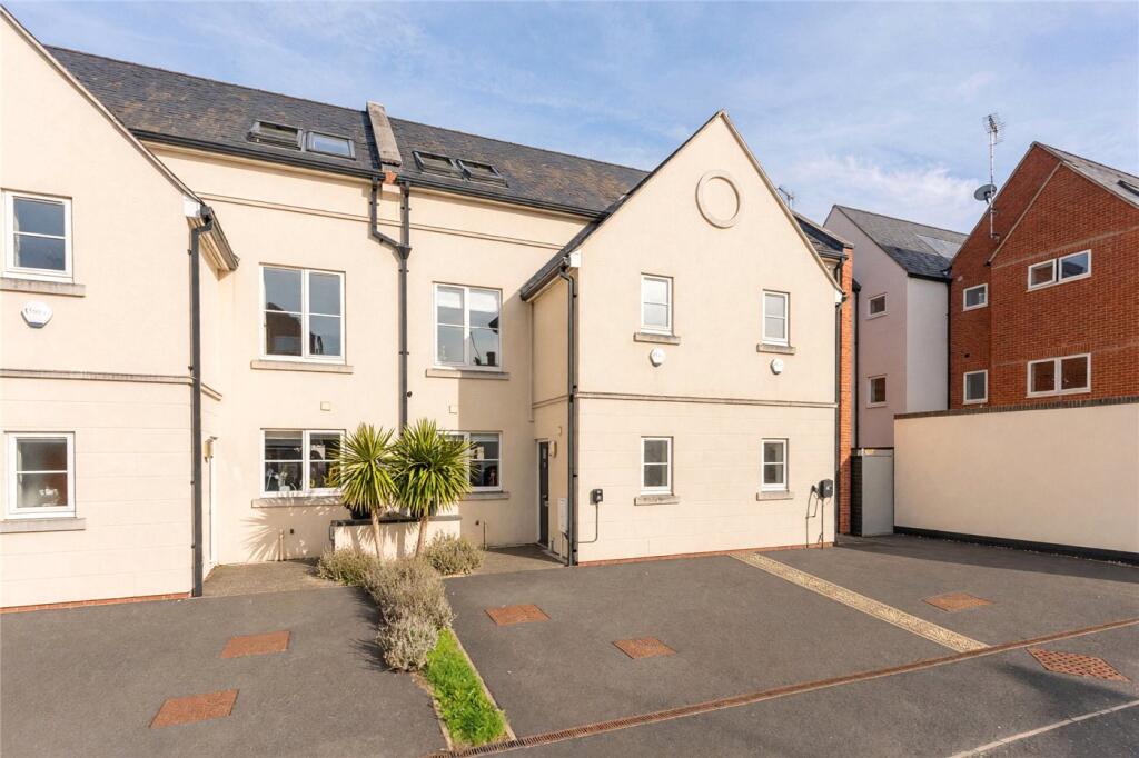 Main image of property: Alveston Mews, Alveston Place, Leamington Spa, Warwickshire, CV32