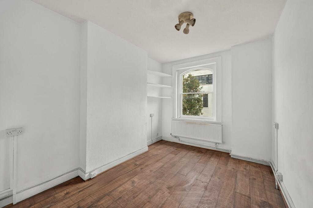 bedroom 8.jpg