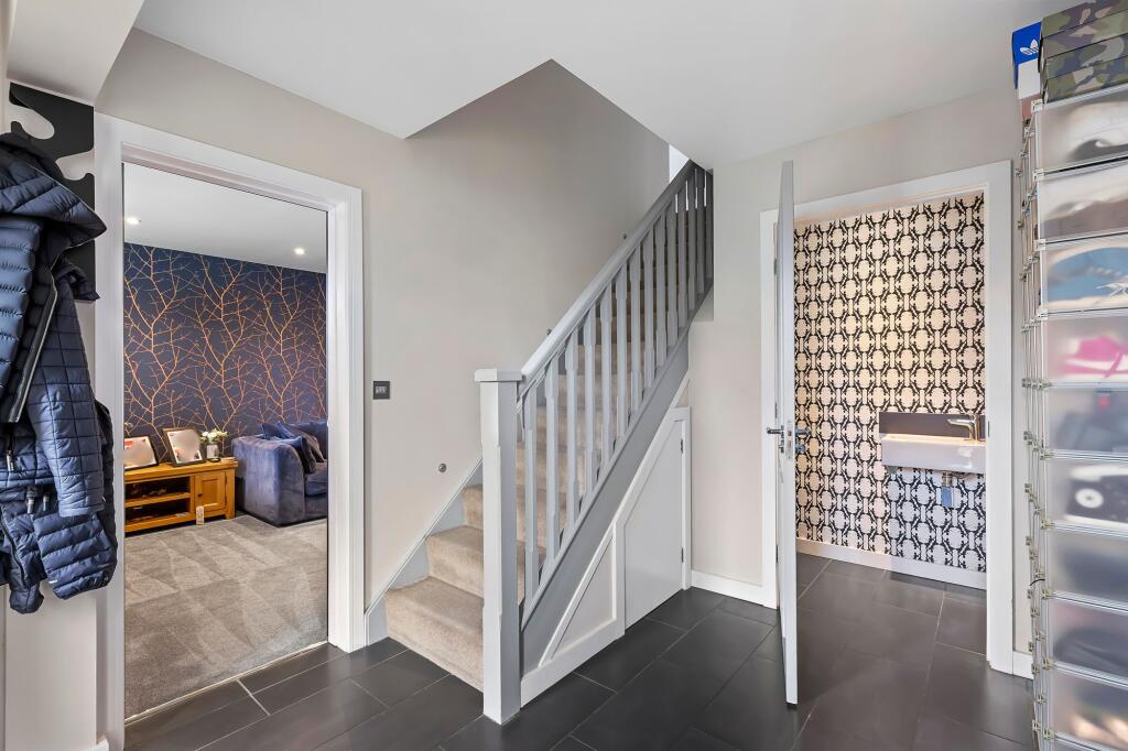 Long Lane, Harden, BD16 photo 5