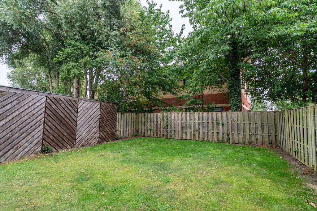 Apartment in York - View 2
