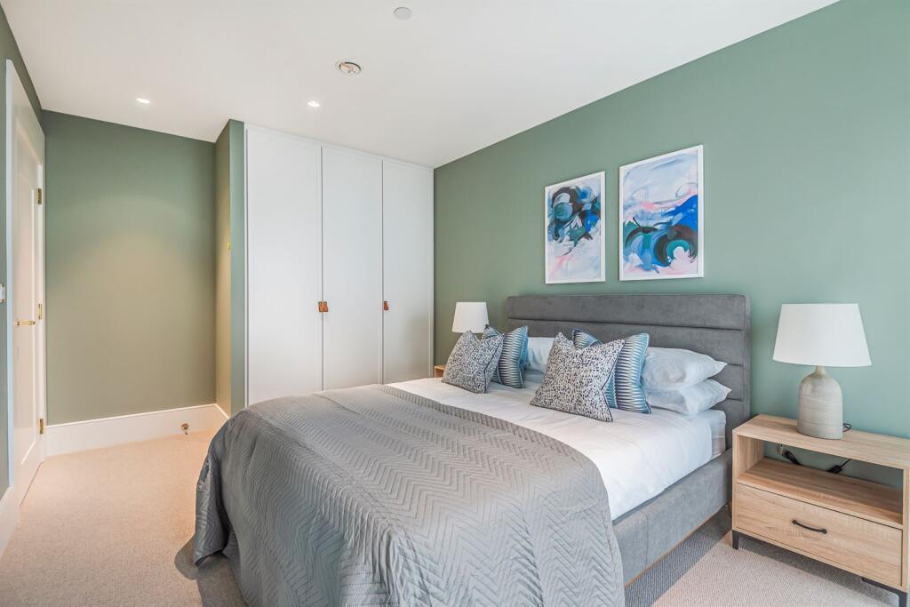 Apartment in London, Royal Borough of Greenwich - More