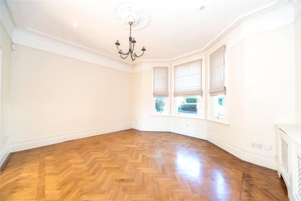 House in Richmond, Kew - View 4