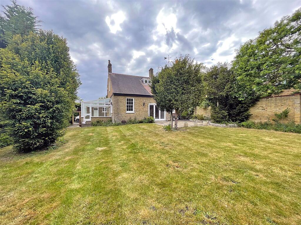 Main image of property: Warren Rise, New Malden, Surrey, KT3