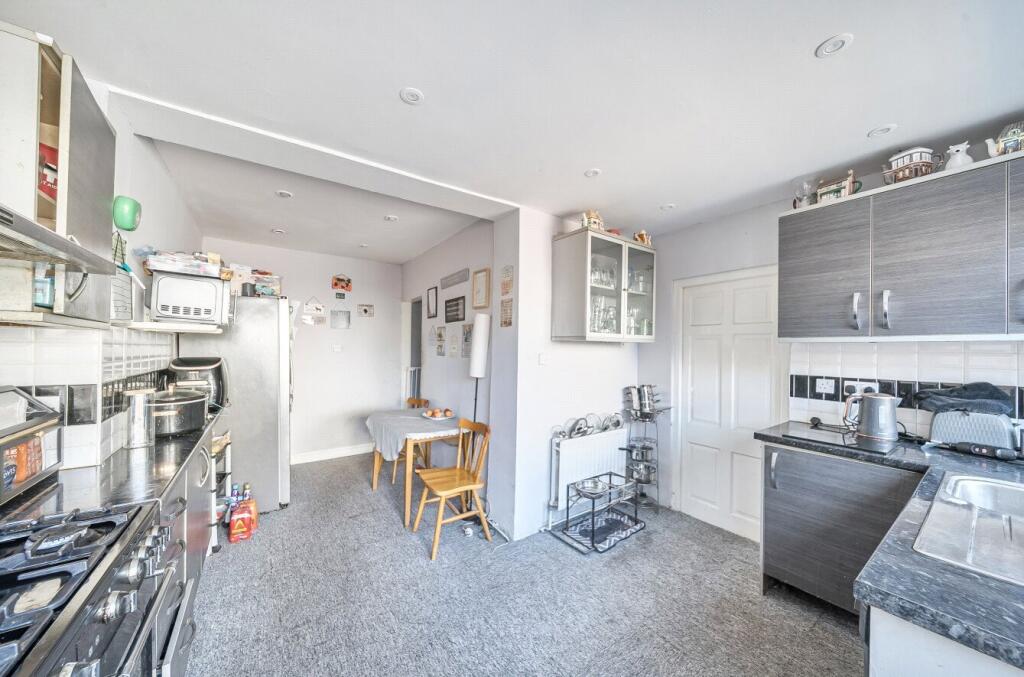 House in Southampton - More