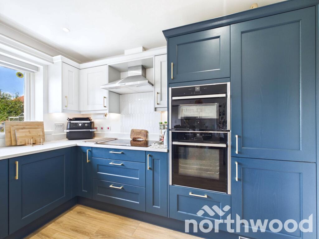 House in Tonbridge - More
