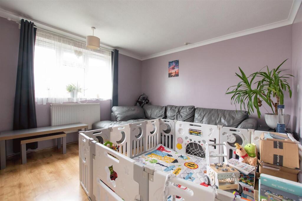 Apartment in Wellingborough, Hatton Park - View 3