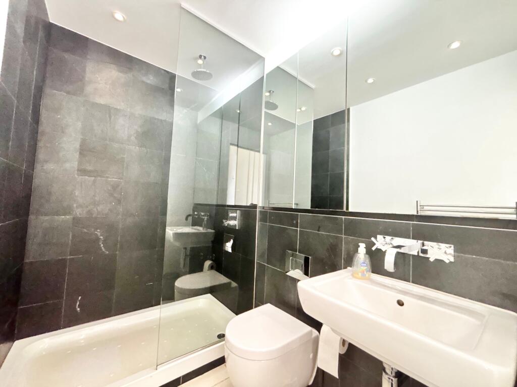 Additional image 5 of Cube