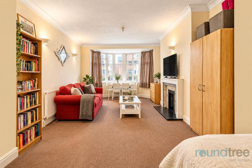 Apartment in London - View 5