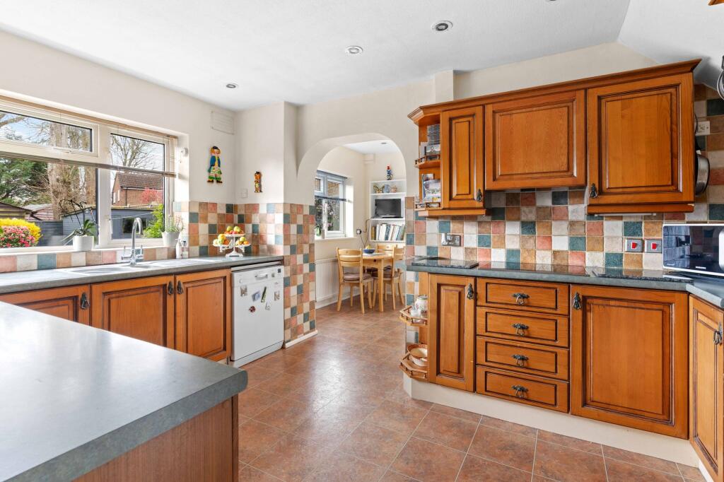 Maple Grove, Bishop's Stortford, CM23 photo 4