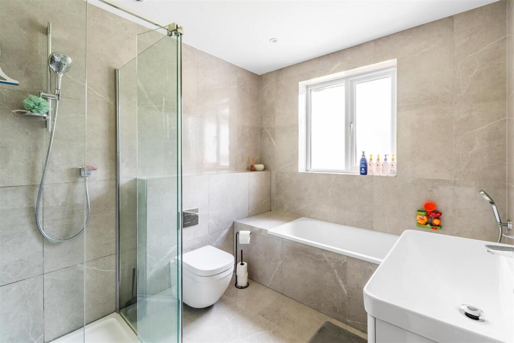 Holmwood Road, Cheam, SM2 - View 3