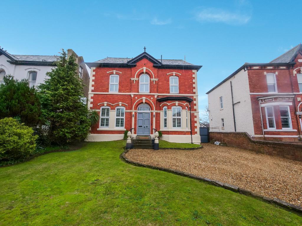 Main image of property: Crescent Road, Birkdale, Southport, Merseyside, PR8 4SS