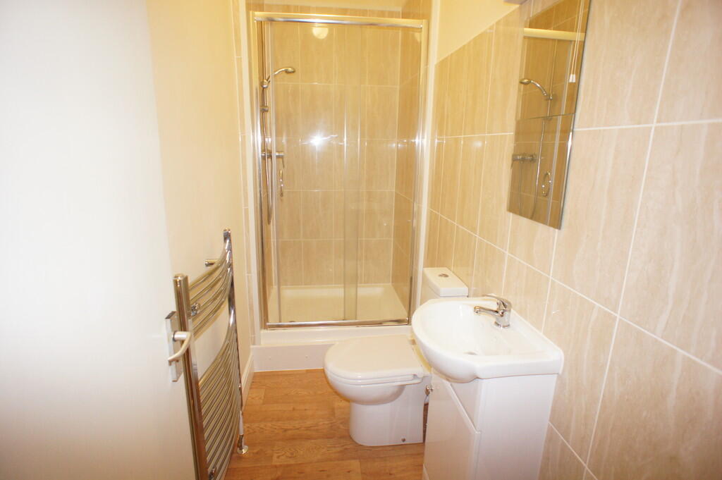 5 bedroom apartment for rent