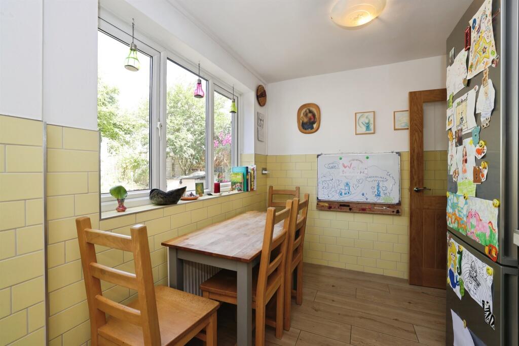 Apartment in Salisbury - More