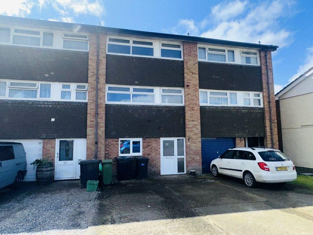 Main image of property: PARK AVENUE, THATCHAM