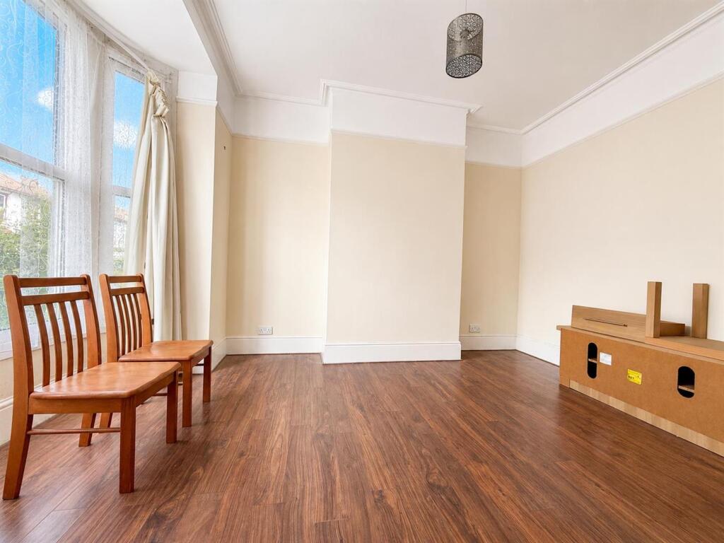 House in Portsmouth, Buckland - More