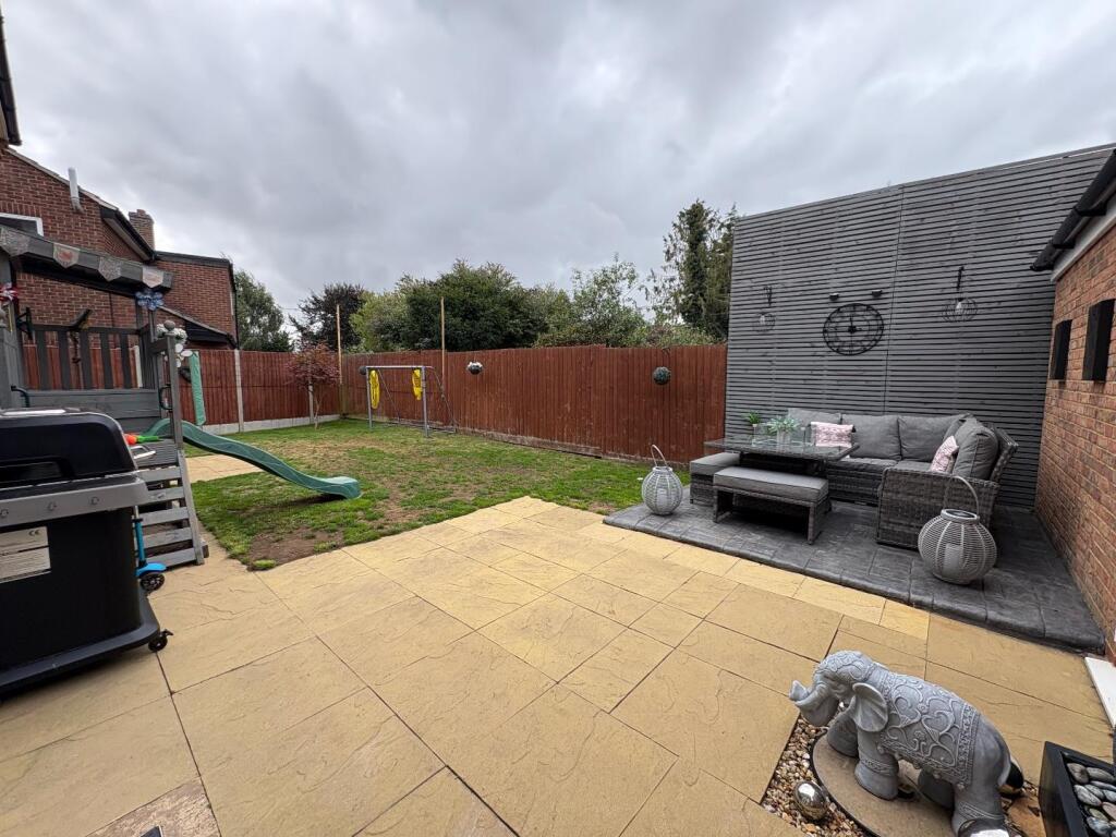 House in Desborough, North Northamptonshire - View 4