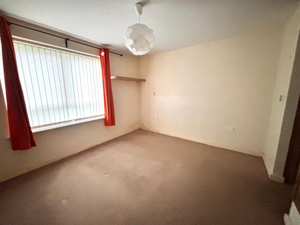 Apartment in Walsall, Aldridge - More