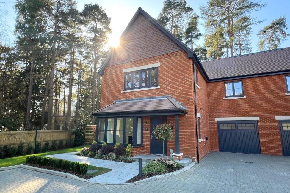 Main image of property: Swinley Road,
Ascot,
SL5 8BA