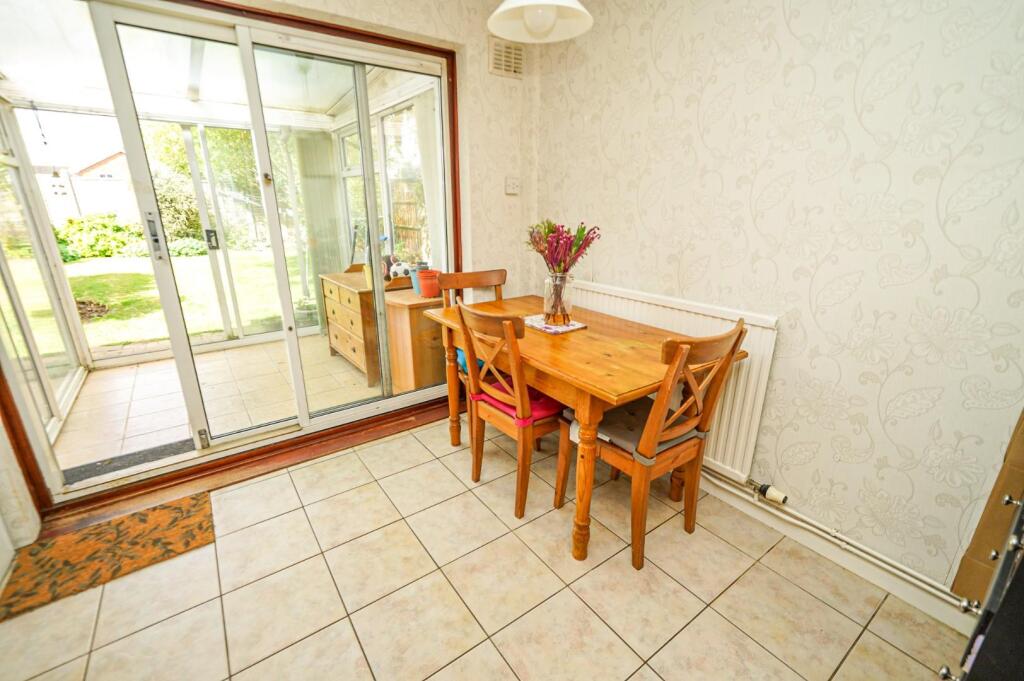 Jupiter Drive, Leighton Buzzard photo 3
