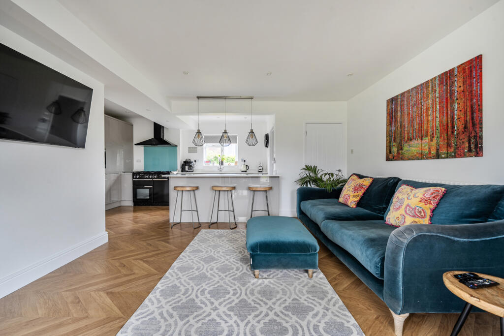 Turners Mead, Chiddingfold, Godalming, GU8 - View 4
