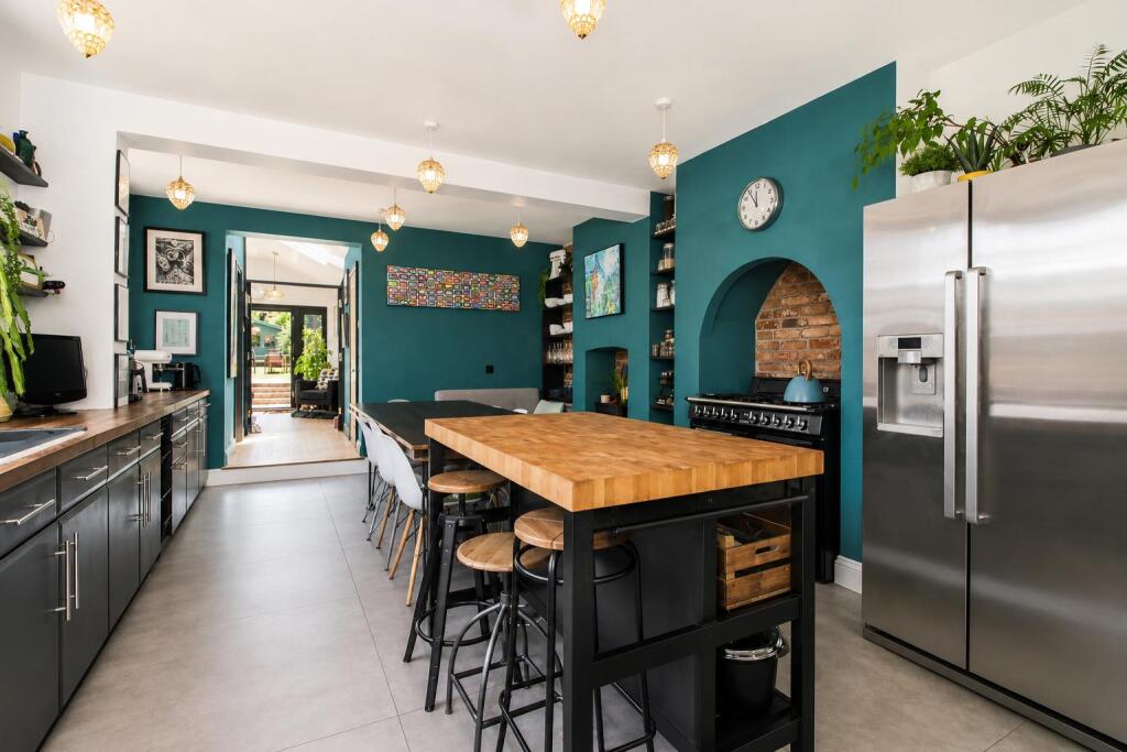 Main image of property: Chiltern Road, Hitchin