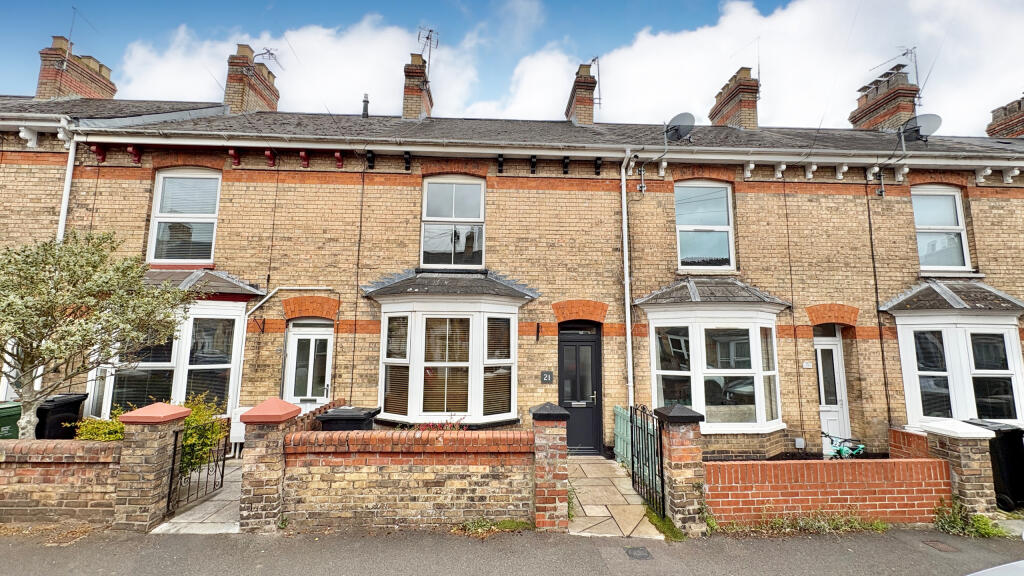 2-bed terraced on William Street, Taunton, Somerset, TA2, £260,000