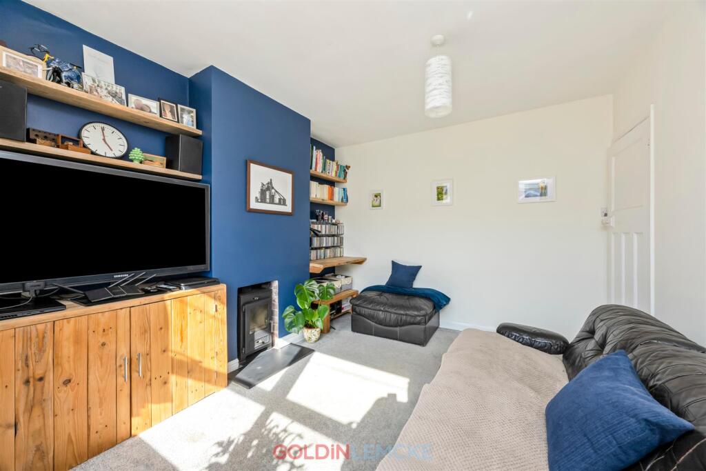 Apartment in Hove, Hangleton - View 3