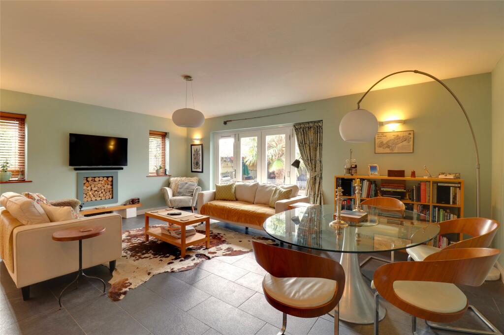 Limetree Grove, Braunton, Devon, EX33 photo 3