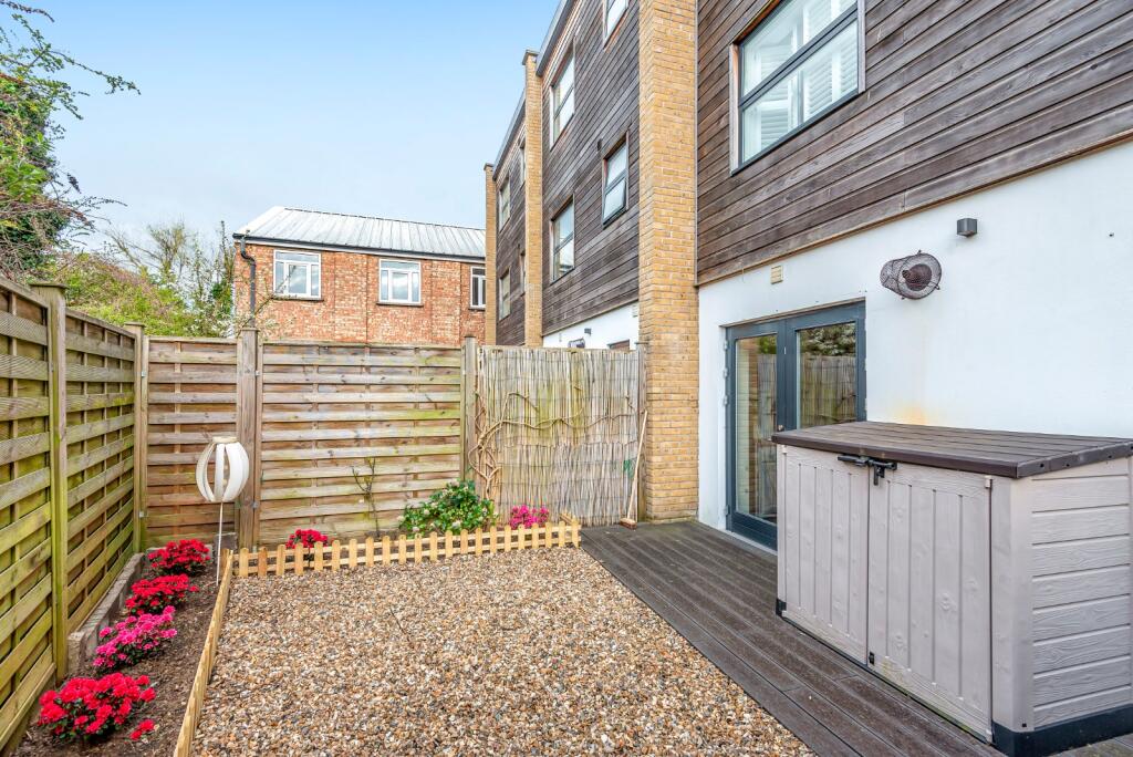 House in Kingston upon Thames - View 4