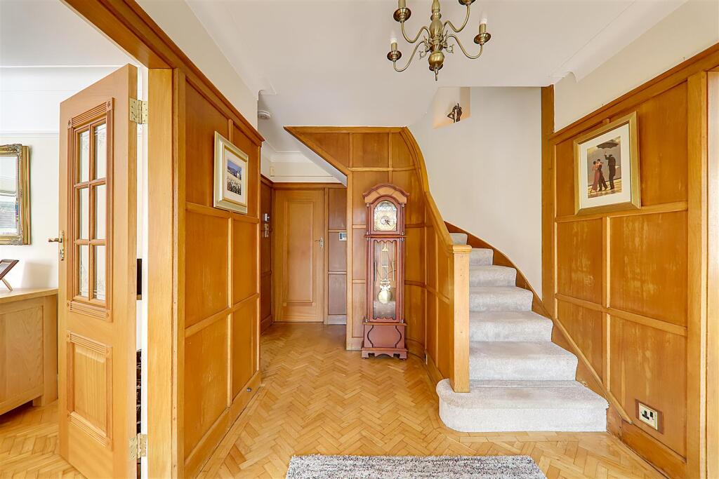 House in Worthing, West Sussex - More