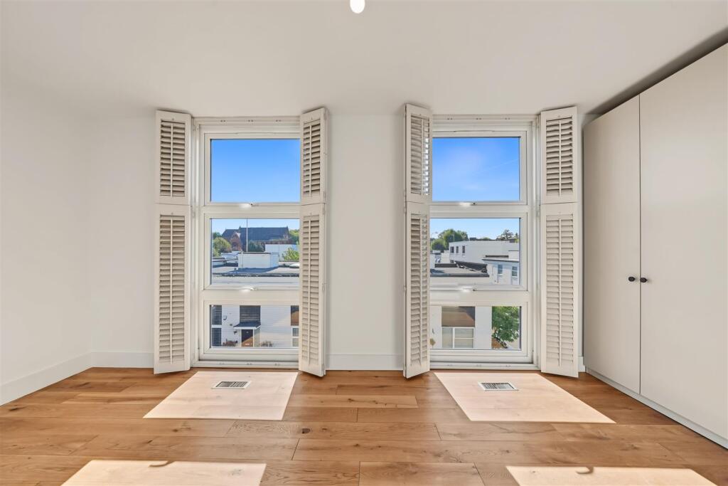 House in London - View 5