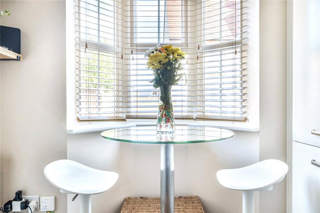 9, Gilbert Road, Yeovil, Somerset photo 4