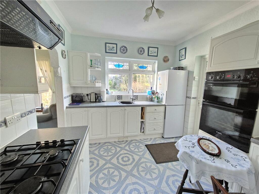 House in Orpington, Broom Hill, Ramsden - View 4