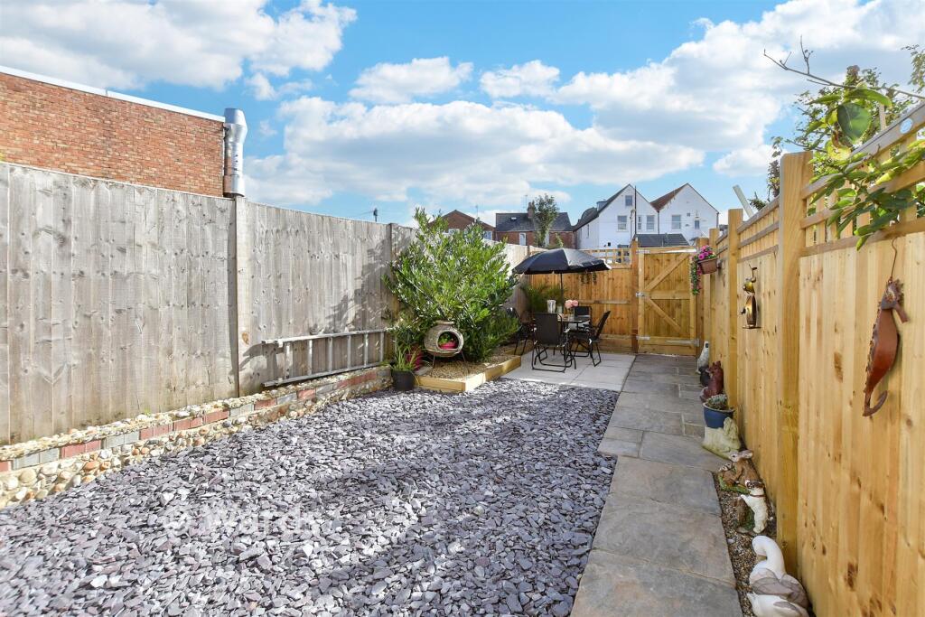 House in Folkestone, Cheriton - View 2