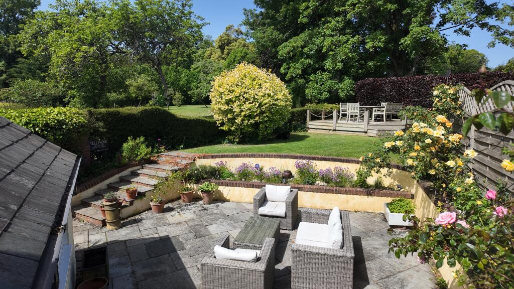 House in Southampton - View 4